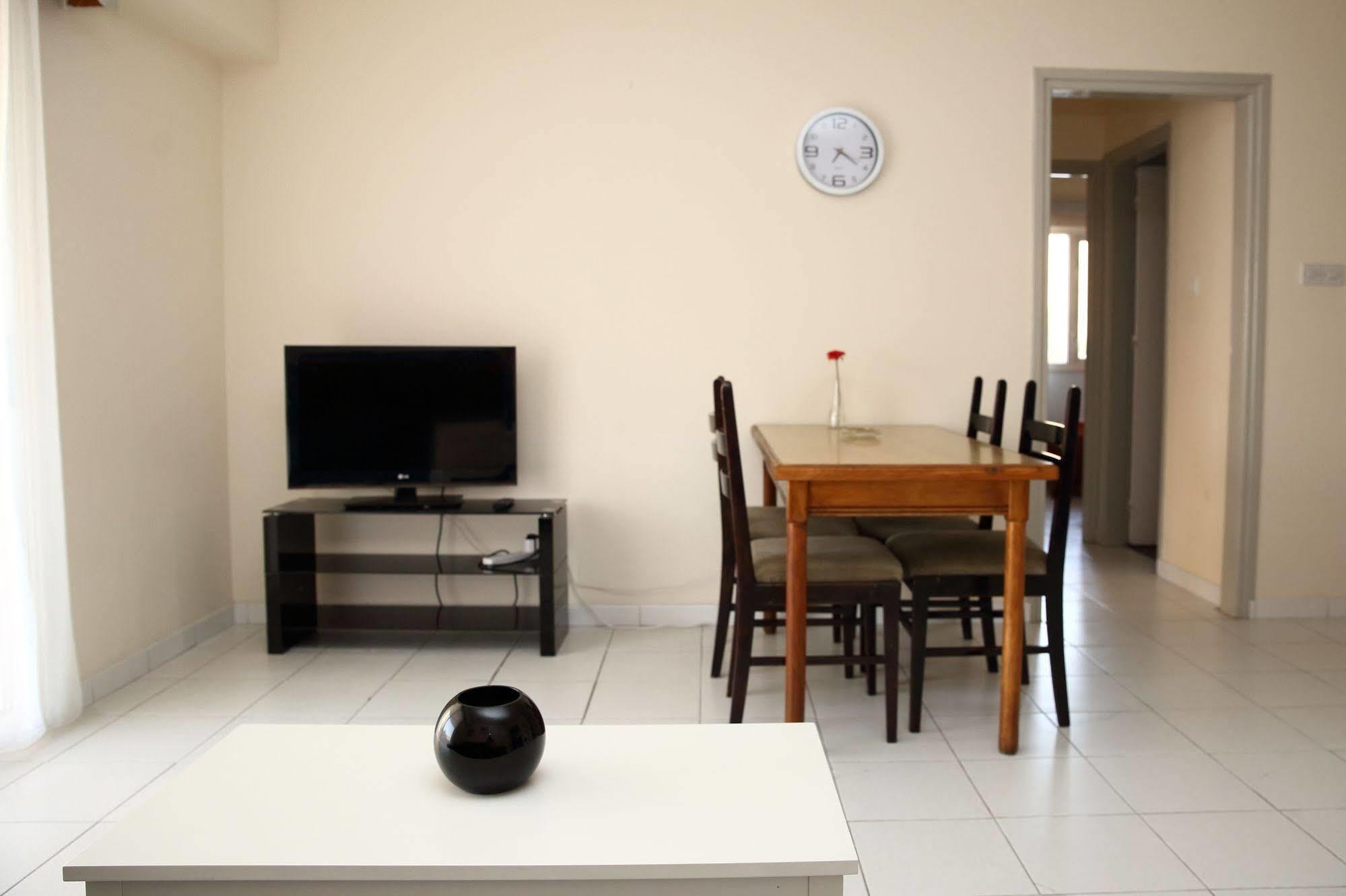 Alora Apartments Larnaca Exterior photo